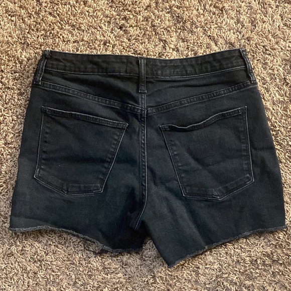 High Rise MIDI Universal Thread jean shorts. Women’s size 8 in black - Picture 2 of 3